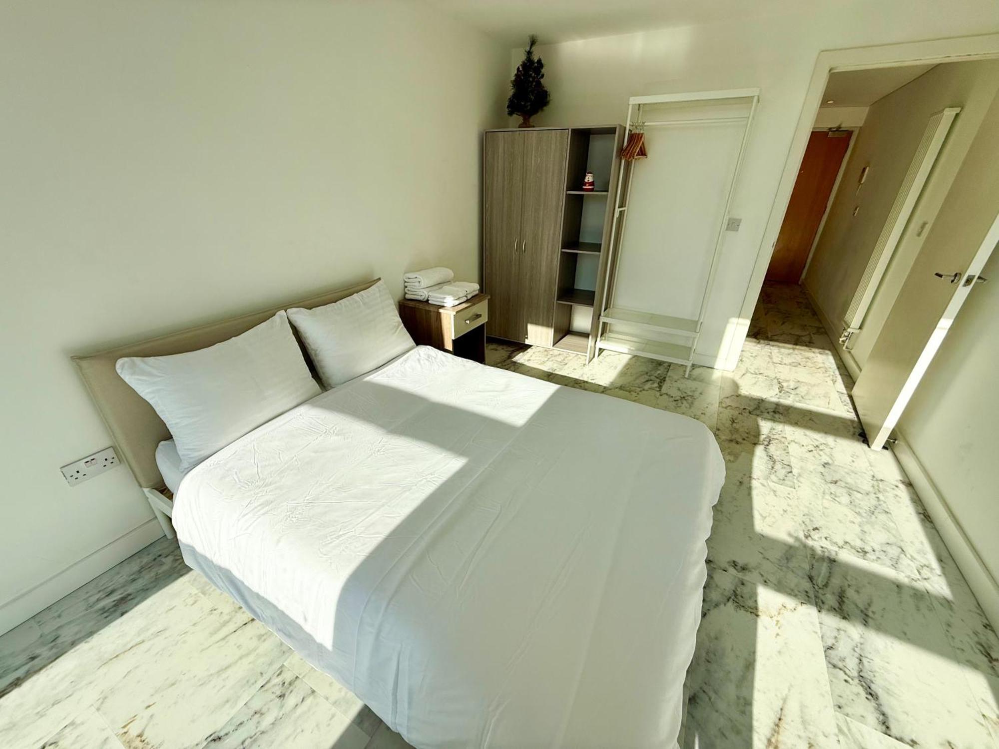 Hotel Entire Flat With 2x Bedrooms, 2x Bathrooms And A Big Living In The Olympic Park And Westfield At Stratford