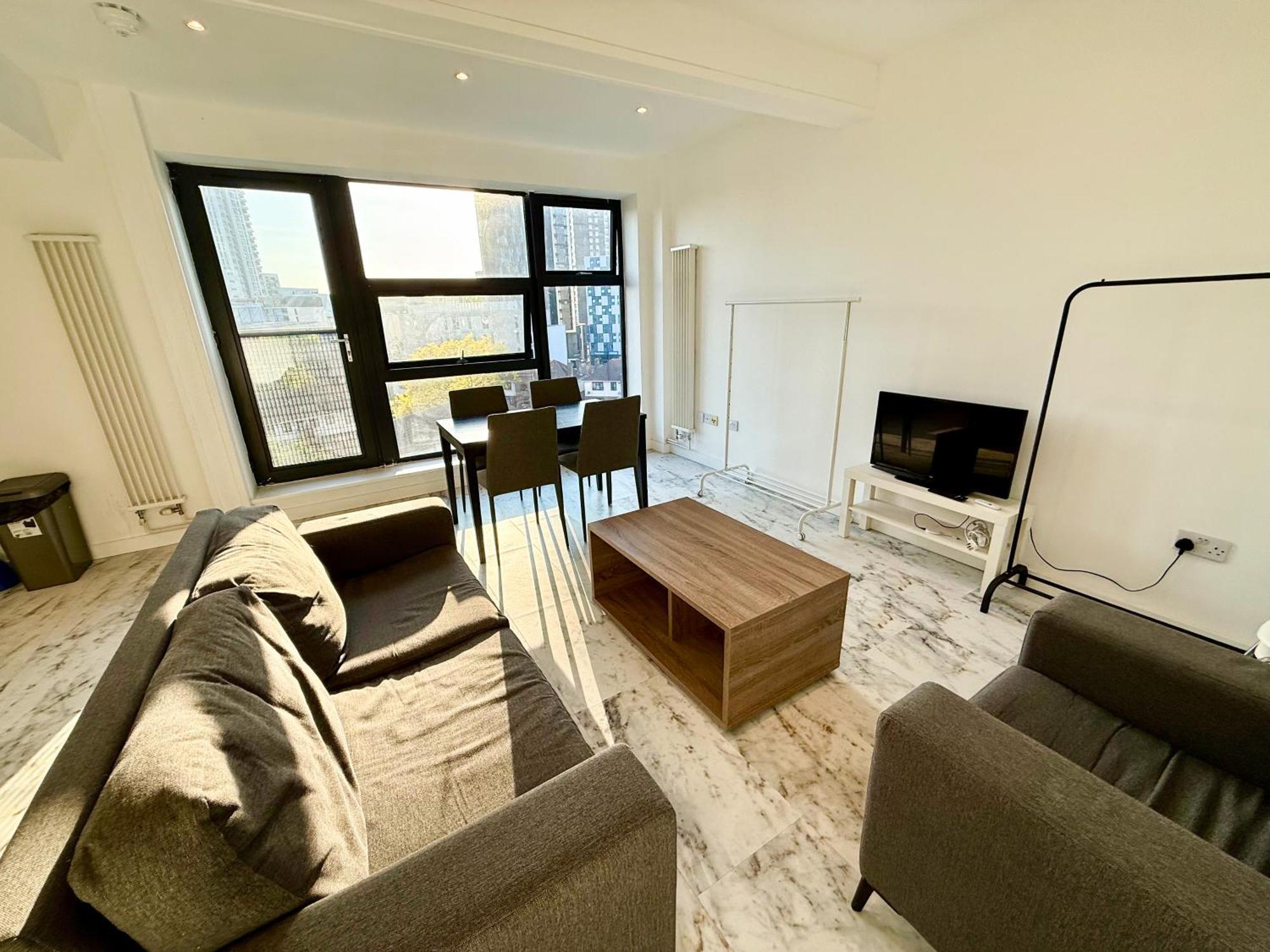 Entire Flat With 2x Bedrooms, 2x Bathrooms And A Big Living In The Olympic Park And Westfield At Stratford Hotel London